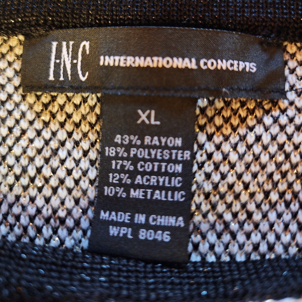 INC/ Tunic/ HO METALIC SWEATER/ Silver/ Gold/Blk. Shark-bite hem.